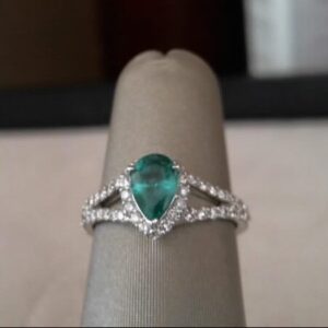 Fana Emerald Diamond Ring